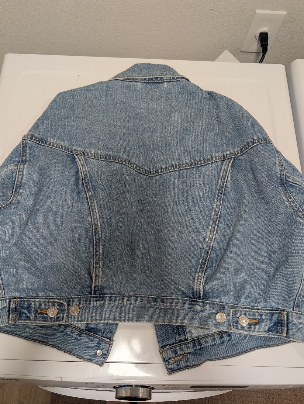 Levi's Cropped Trucker Jacket - Picture 4 of 7